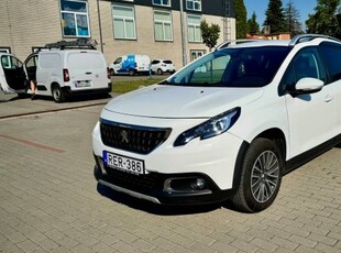 Peugeot 2008 1.2 Puretech Allure Magyarországi. vezetett szervizkönyv