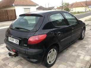 PEUGEOT 206 1.1 Color Line