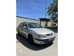 RENAULT MEGANE 1.4 16V Alize