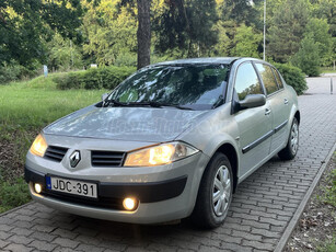 RENAULT MEGANE Limousine 1.4 Authentique