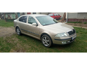 SKODA OCTAVIA 1.6 FSI Elegance