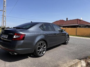 SKODA OCTAVIA Combi 2.0 CR TDI RS DSG RS . VRS 19 alufelni (nyári+téli gumi)