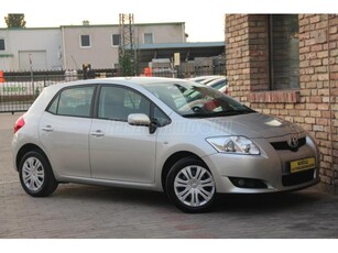 TOYOTA AURIS 1.4 Sol