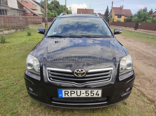 TOYOTA AVENSIS Wagon 2.0 Sol