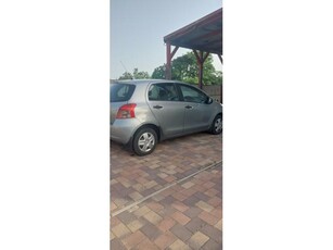 TOYOTA YARIS 1.0 998 Ice