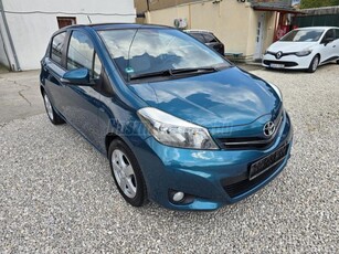 TOYOTA YARIS 1.33 Lounge Skyview PANORÁMATETŐ TOLATÓKAMERA FÉLBŐR ÜLÉSEK DIGITKLIMA SZKÖNYV 2 KULCS + TÉLI SZETT