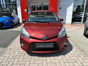 TOYOTA YARIS 1.5 HSD Active (Automata) MO-i. végig vezetett szervizkönyv. friss karbantartás