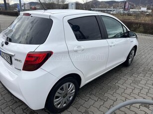 TOYOTA YARIS 1.5 HSD Live (Automata)