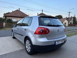 VOLKSWAGEN GOLF V 1.6 Comfortline