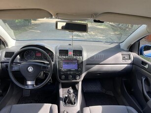 VOLKSWAGEN GOLF V 1.6 FSI Comfortline Gti optika. xenon