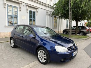 VOLKSWAGEN GOLF V 1.6 Premium Gyönyörű állapot+Magas felszereltség!