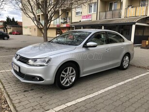 VOLKSWAGEN JETTA VI 2.0 CR TDI Highline