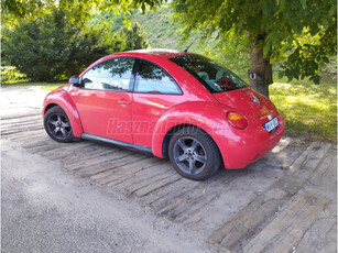 VOLKSWAGEN NEW BEETLE 2.0