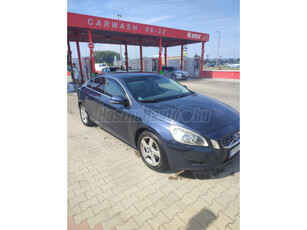 VOLVO S60 2.0 D [D3] Kinetic