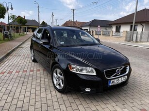 VOLVO V50 1.6 D [D2] Business