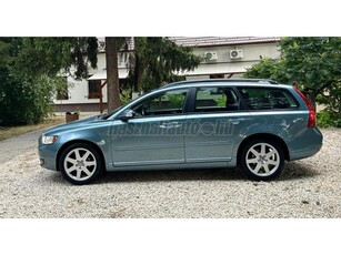 VOLVO V50 2.0 Flexifuel Summum FACELIFT +XENON+MEMÓRIÁS BŐRBELSŐ+ÜLÉS FŰTÉS!!