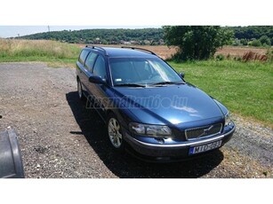 VOLVO V70 2.4 D [D5]