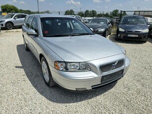 VOLVO V70 2.4 Momentum (Automata) DUPLA DIGIT KLÍMA TEMPOMAT TOLATÓRADAR VONÓHOROG GYÖNYÖRŰ SZÉP ÁLLAPOT