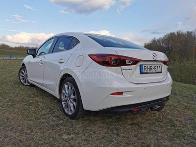 MAZDA 3 2.2 D Revolution