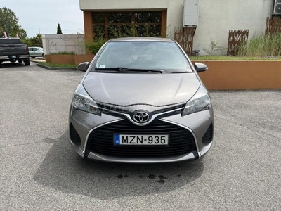 TOYOTA YARIS 1.33 Active Valós km! Tolatókamera! Kétzónás digitklíma! 4x elektromos ablak!