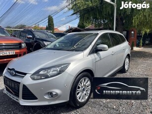 Ford Focus 1.6 Ritka szép állapotú családi komb...