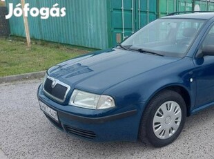 Skoda Octavia 1.6 Ambiente Kimagaslóan Szép ÁLL...