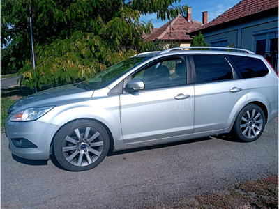 FORD FOCUS 1.8 FFV Titanium