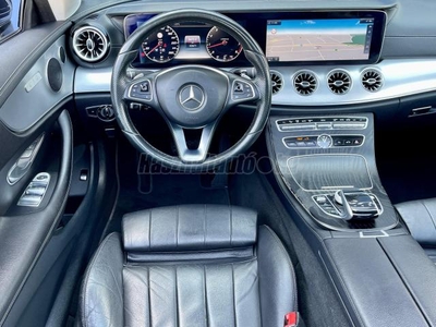 MERCEDES-BENZ E 300 9G-TRONIC / 153eKm!/ Vezetett SZK!/ Bőr/ Napfénytető/ F1-váltó/ Elektr.Ülés/ 360 kamera