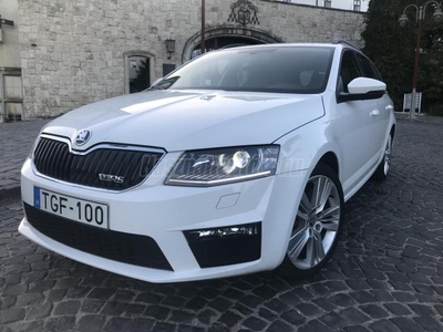 SKODA OCTAVIA 2.0 CR TDI RS DSG Szép állapot kívül és belül