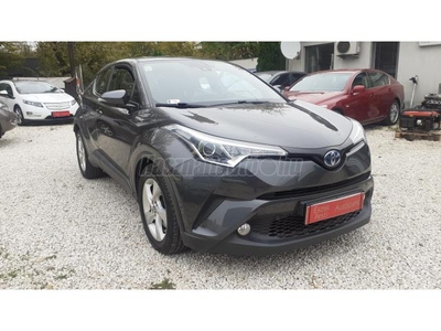 TOYOTA C-HR 1.8 Hybrid Executive LED e-CVT MAGYAR 1 TULAJDONOS.VÉGIG LEINFORMÁLHATÓ