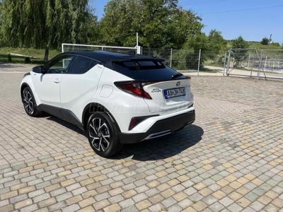 TOYOTA C-HR 2.0 Hybrid Premiere Edition e-CVT DRIVING ASSIST-KAMERA-ÜLÉSFŰTÉS-KORMÁNYFŰTÉS-MÁTRIX-FEKETE TETŐ