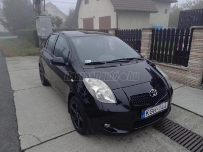 TOYOTA YARIS 1.3 Sol AC