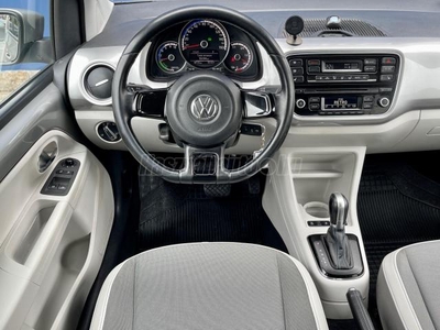 VOLKSWAGEN UP e-Up! / Mo-i!/ 2.Tulaj!/ 76eKm!/ Vezetett SZK!/ Digit. klíma/ Ülésfűtés