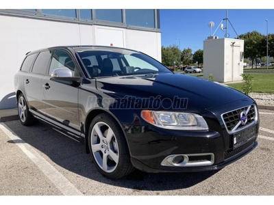 VOLVO V70 2.0 D [D3] R-Design Geartronic Vezérlés cserélve//5 henger//Bicolor bőr belső//Tolatóradar//Tempomat