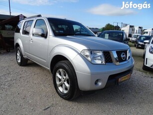 Nissan Pathfinder 2.5 D LE (Automata) 7 Személy...