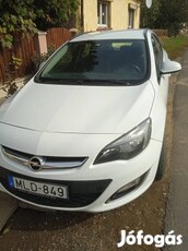 Opel Astra J kombi 1.6 benzin