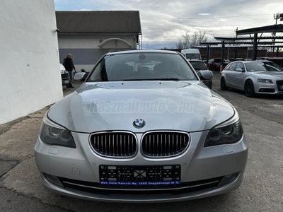 BMW 525d Touring Végig vezetett szervizkönyves Panorámatető. Navi LCI facelift