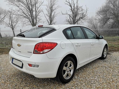 CHEVROLET CRUZE 1.6 LT Szervizkönyves.Tempomat.Digit Klíma.Tolatóradar