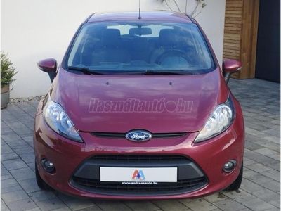 FORD FIESTA 1.25 Trend Techno / 102 E. KM / SZÉLVÉDŐFŰTÉS / GYÁRI FÉNYEZÉS / VEZETETT SZERVIZKÖNYV