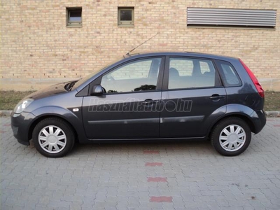 FORD FIESTA 1.3 Fresh Plus VEZETETT SZERVÍZKÖNYV-142eKm