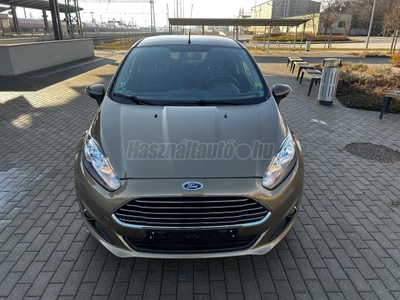 FORD FIESTA 1.6 TDCi DPF ECOnetic Végig vezetett szervízkönyves