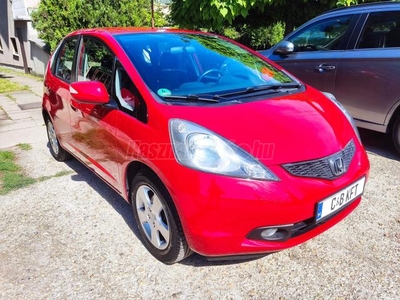 HONDA JAZZ 1.4 Elegance Digitklíma. 4 elektromos ablak. Alufelni