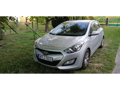 HYUNDAI I30 1.4i Travel Edition NAVI+tempomat