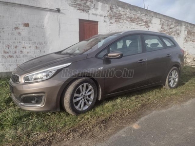 KIA CEE'D Sportswagon 1.6 GDI First Edition