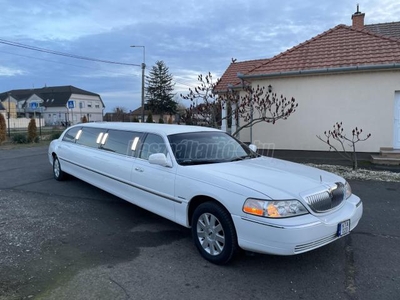 LINCOLN TOWN CAR Krystal limuzin