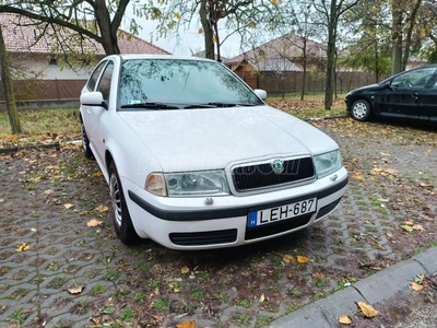 SKODA OCTAVIA 1.6 Tour