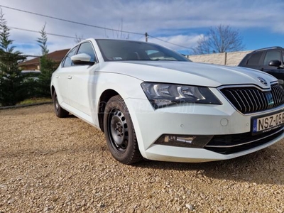 SKODA SUPERB 2.0 TDi SCR Ambition KITŰNŐ!189e.KM!