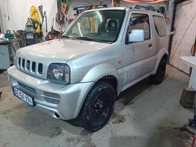 SUZUKI JIMNY 1.3 4WD AC CD 15''AW