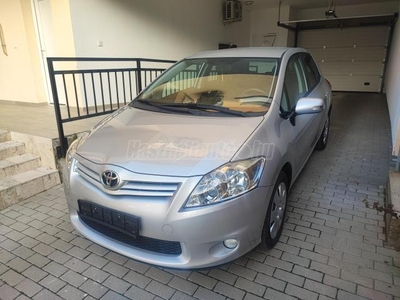 TOYOTA AURIS 1.6 Sol 102000KM+DIGITKLÍMA+TEMPOMAT+TOLATÓRADAR+ÚJSZERŰ