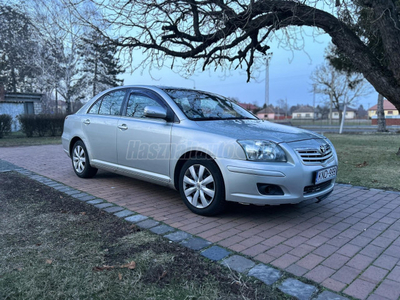 TOYOTA AVENSIS 2.2 D Sol Executive